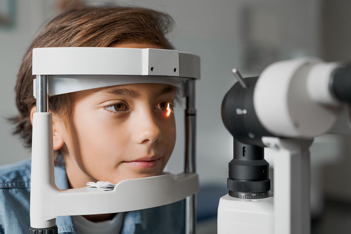 Professional Eye Doctor in Pakistan